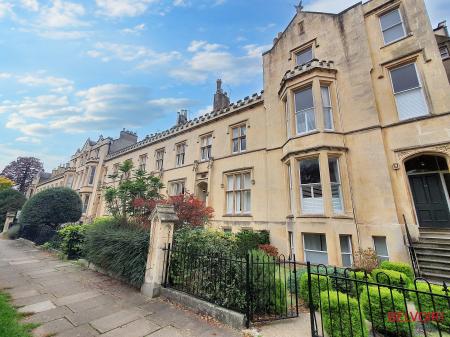 1 bedroom Apartment for sale in Wellington Square, Cheltenham, GL50
