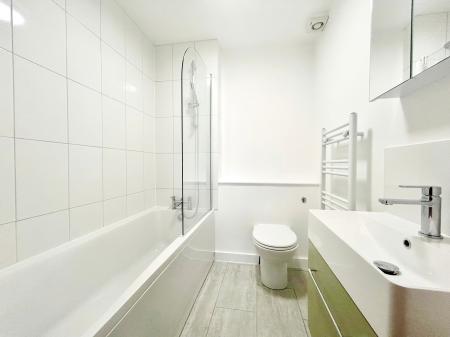 1 bedroom Apartment to let in Hales Road, Cheltenham, GL52