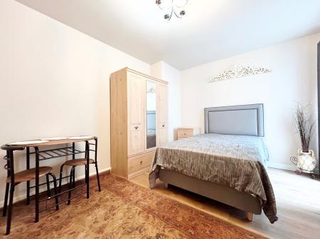 0 bedroom Studio flat to let in High Street, Cheltenham, GL50