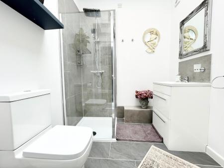 0 bedroom Studio flat to let in High Street, Cheltenham, GL50