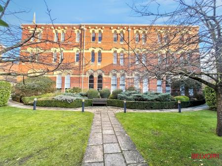 1 bedroom Apartment for sale in St Georges Place, Cheltenham, GL50