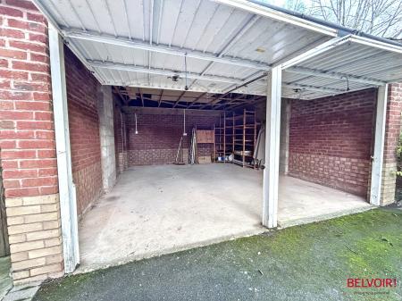 4 bedroom Detached house to let in Grace Gardens, Cheltenham, GL51