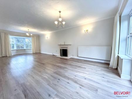 4 bedroom Detached house to let in Grace Gardens, Cheltenham, GL51