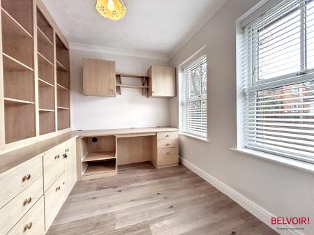 4 bedroom Detached house to let in Grace Gardens, Cheltenham, GL51