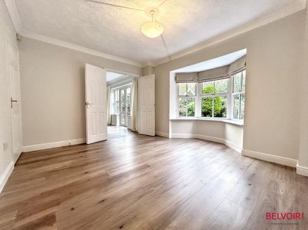 4 bedroom Detached house to let in Grace Gardens, Cheltenham, GL51