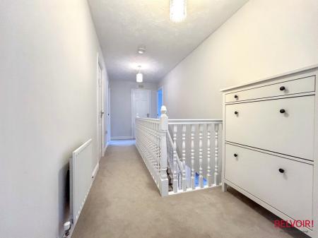 4 bedroom Detached house to let in Grace Gardens, Cheltenham, GL51