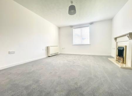 2 bedroom Apartment to let in Lloyd Close, Cheltenham, GL51