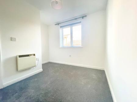 2 bedroom Apartment to let in Lloyd Close, Cheltenham, GL51