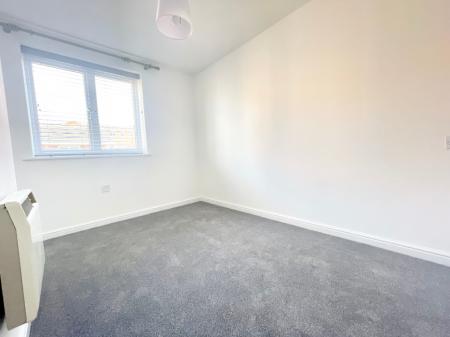2 bedroom Apartment to let in Lloyd Close, Cheltenham, GL51