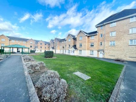 2 bedroom Apartment to let in Lloyd Close, Cheltenham, GL51