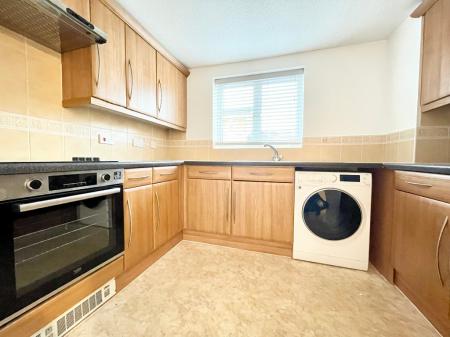 2 bedroom Apartment to let in Lloyd Close, Cheltenham, GL51