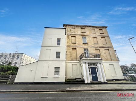 1 bedroom Apartment for sale in Berkeley Place, Cheltenham, GL52