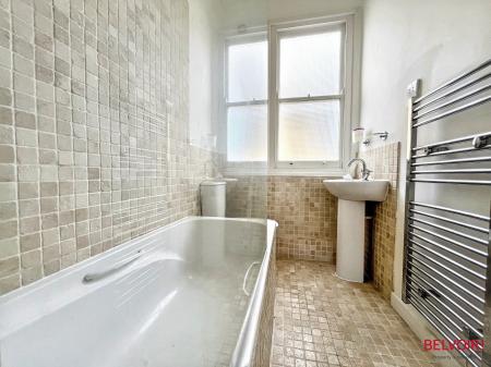 1 bedroom Apartment for sale in Berkeley Place, Cheltenham, GL52
