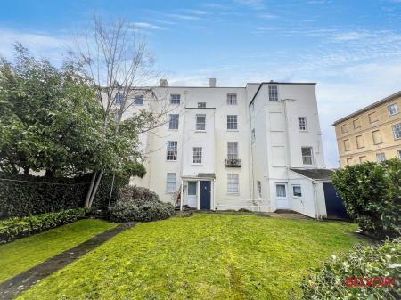 1 bedroom Apartment for sale in Berkeley Place, Cheltenham, GL52
