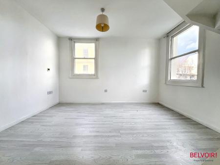 1 bedroom Apartment for sale in Berkeley Place, Cheltenham, GL52