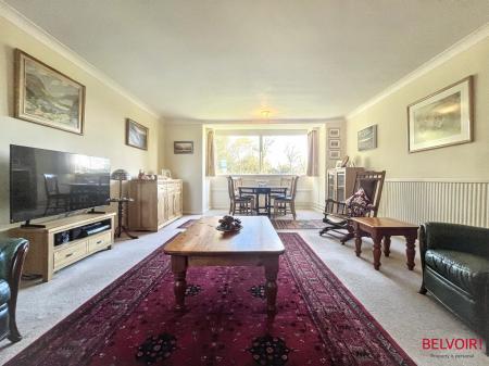 3 bedroom Apartment for sale in Evesham Road, Pittville, Cheltenham, GL52