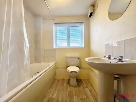 1 bedroom Apartment for sale in Lloyd Close, Cheltenham, GL51