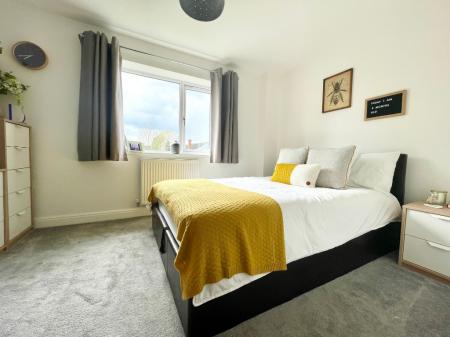 3 bedroom Semi-detached house for sale in Newdawn Place, Cheltenham, GL51