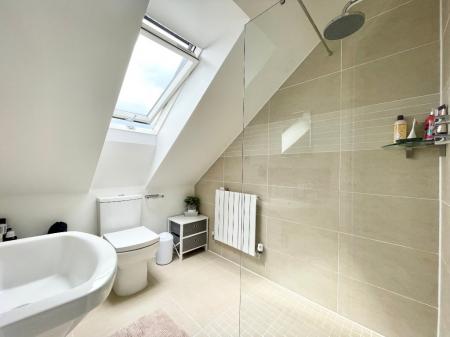 3 bedroom Semi-detached house for sale in Newdawn Place, Cheltenham, GL51