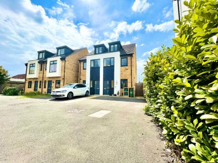 3 bedroom Semi-detached house for sale in Newdawn Place, Cheltenham, GL51