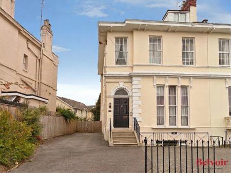 1 bedroom Apartment for sale in Malvern Place, Lansdown, Cheltenham, GL50