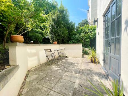 1 bedroom Apartment for sale in Malvern Place, Lansdown, Cheltenham, GL50