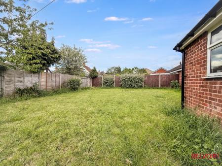 2 bedroom Semi-detached bungalow for sale in Selkirk Gardens, Cheltenham, GL52