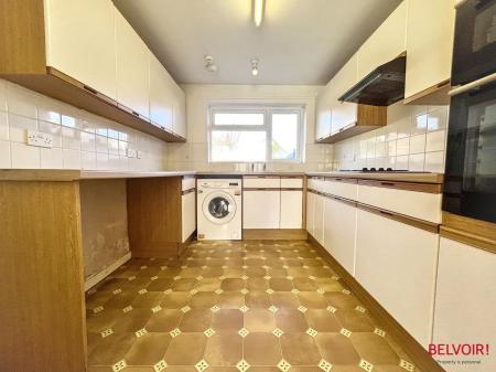 2 bedroom Semi-detached bungalow for sale in Selkirk Gardens, Cheltenham, GL52