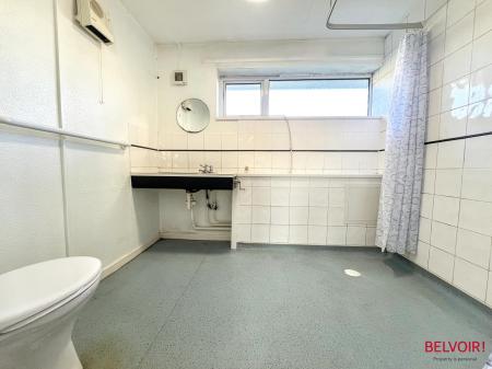 2 bedroom Semi-detached bungalow for sale in Selkirk Gardens, Cheltenham, GL52