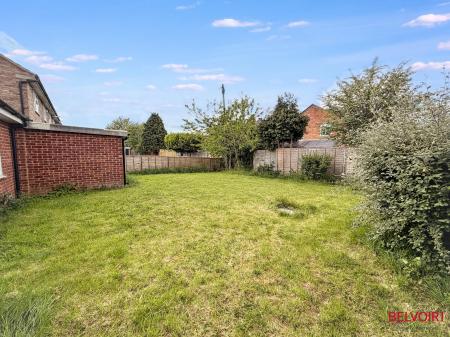 2 bedroom Semi-detached bungalow for sale in Selkirk Gardens, Cheltenham, GL52