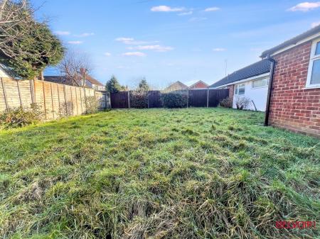 2 bedroom Semi-detached bungalow for sale in Selkirk Gardens, Cheltenham, GL52