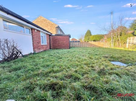 2 bedroom Semi-detached bungalow for sale in Selkirk Gardens, Cheltenham, GL52