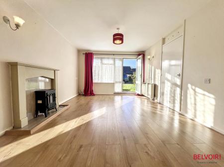 2 bedroom Semi-detached bungalow for sale in Selkirk Gardens, Cheltenham, GL52