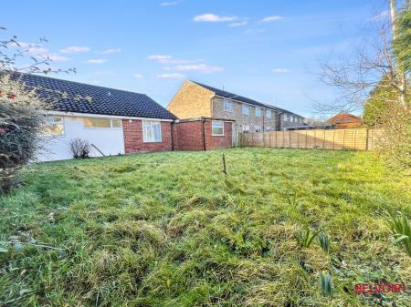 2 bedroom Semi-detached bungalow for sale in Selkirk Gardens, Cheltenham, GL52