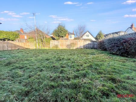 2 bedroom Semi-detached bungalow for sale in Selkirk Gardens, Cheltenham, GL52