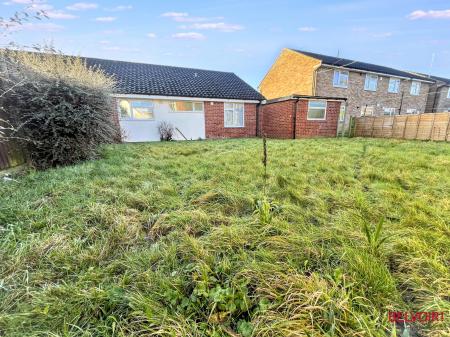 2 bedroom Semi-detached bungalow for sale in Selkirk Gardens, Cheltenham, GL52