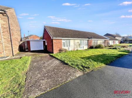 2 bedroom Semi-detached bungalow for sale in Selkirk Gardens, Cheltenham, GL52