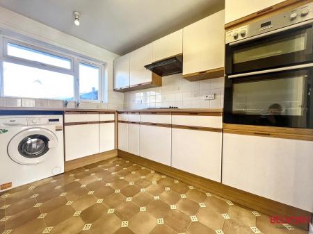 2 bedroom Semi-detached bungalow for sale in Selkirk Gardens, Cheltenham, GL52