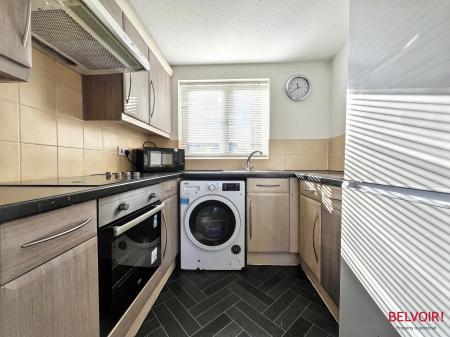 2 bedroom Apartment for sale in Lloyd Close, Cheltenham, GL51