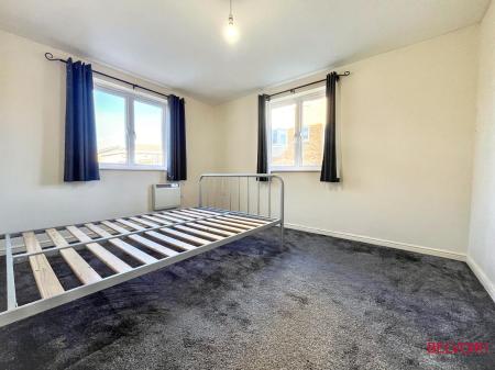 2 bedroom Apartment for sale in Lloyd Close, Cheltenham, GL51