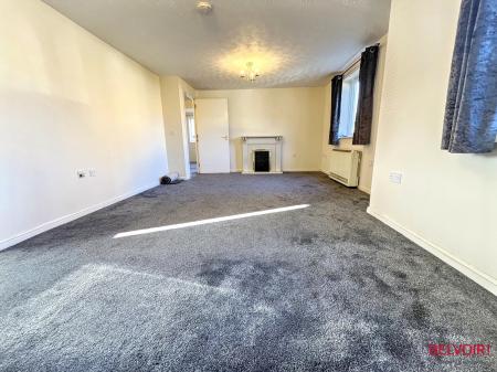 2 bedroom Apartment for sale in Lloyd Close, Cheltenham, GL51