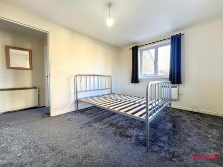 2 bedroom Apartment for sale in Lloyd Close, Cheltenham, GL51