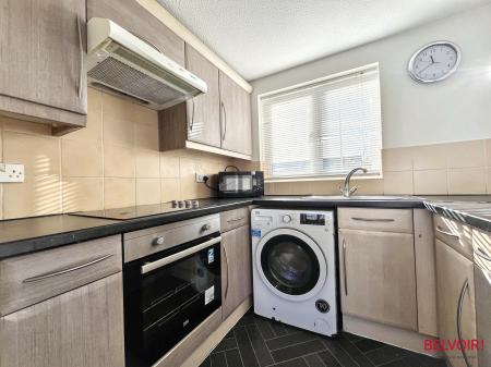 2 bedroom Apartment for sale in Lloyd Close, Cheltenham, GL51