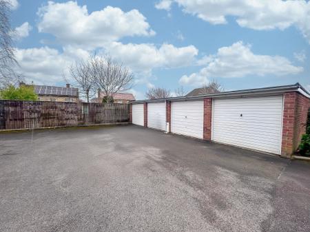 2 bedroom Apartment to let in Finchcroft Court, Cheltenham, GL52