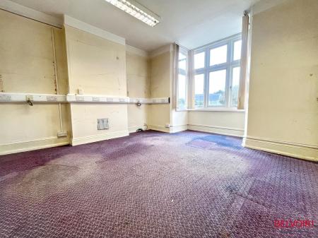 3 bedroom Semi-detached house for sale in Deep Street , Prestbury, Cheltenham, GL52
