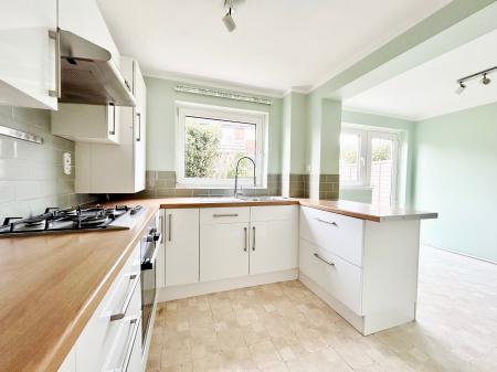 4 bedroom Semi-detached house to let in Muscroft Road, Prestbury, Cheltenham, GL52