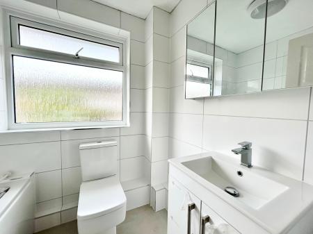 4 bedroom Semi-detached house to let in Muscroft Road, Prestbury, Cheltenham, GL52