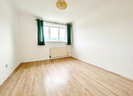 4 bedroom Semi-detached house to let in Muscroft Road, Prestbury, Cheltenham, GL52