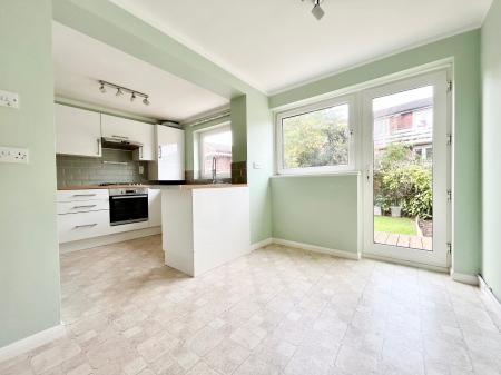 4 bedroom Semi-detached house to let in Muscroft Road, Prestbury, Cheltenham, GL52