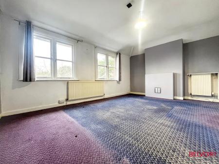 3 bedroom Semi-detached house for sale in Deep Street , Prestbury, Cheltenham, GL52